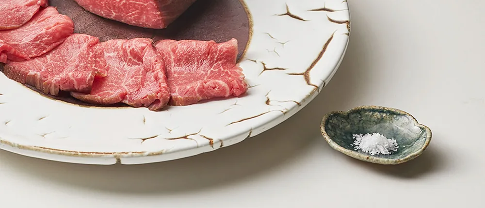 御嘉（おか） 同梱の豆皿とポルトガル産天日塩フロール・デ・サル