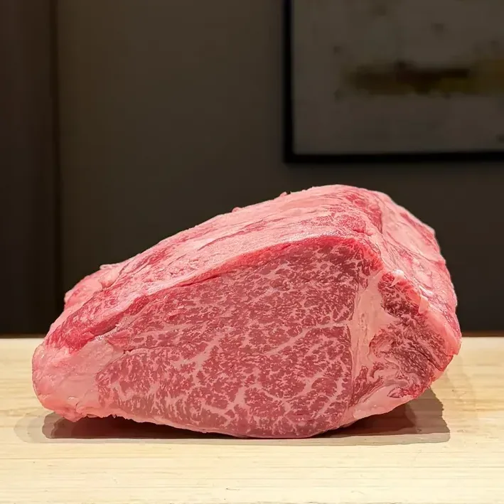 よろずおひつに納めた但馬牛シャトーブリアン